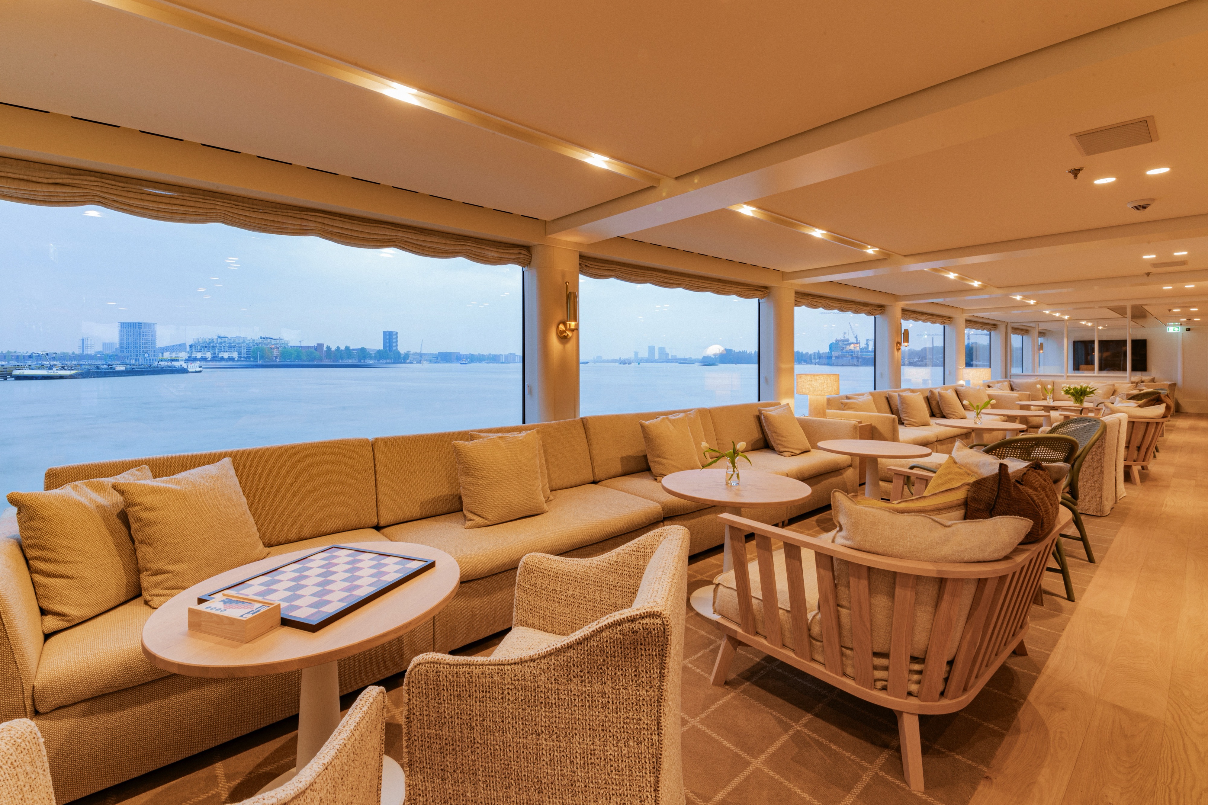 APT Solara - The Salon